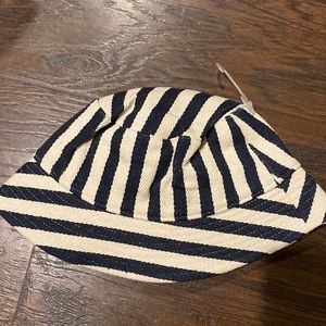 New stripped bucket hat